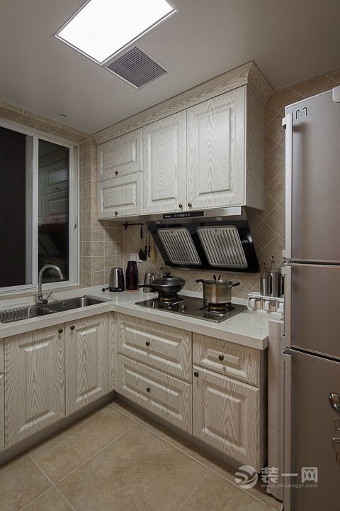 美景花郡小区装修—142平米三居室—简美式风格设计效果图集—厨房