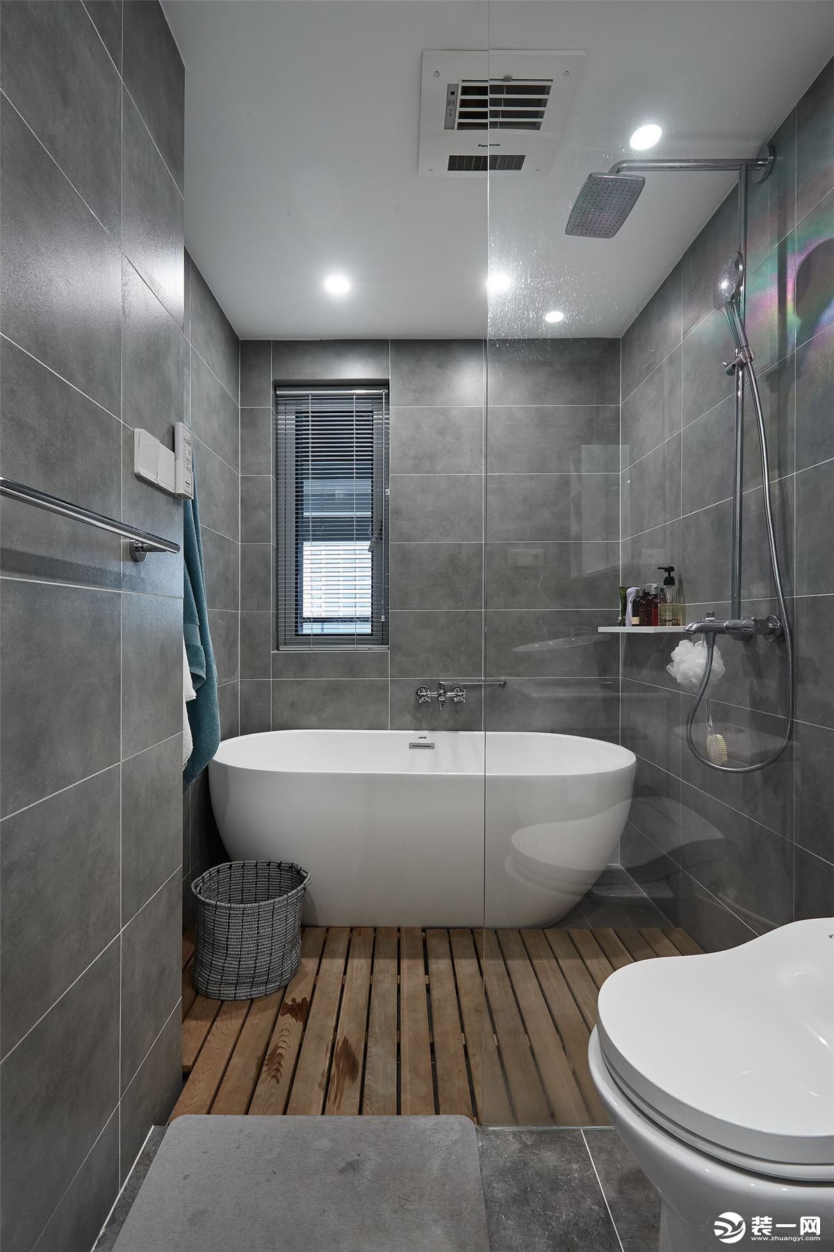现代简约三居室卫生间浴缸装修效果图大全-房天下家居装修网