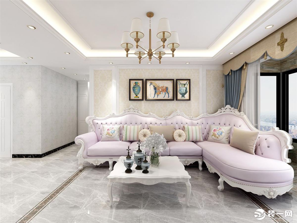 客厅，敞亮而富有内涵；背景墙采用浅黄色图案+白色石膏线勾勒古典层次。宫廷风沙发为客厅增添轻奢气质。