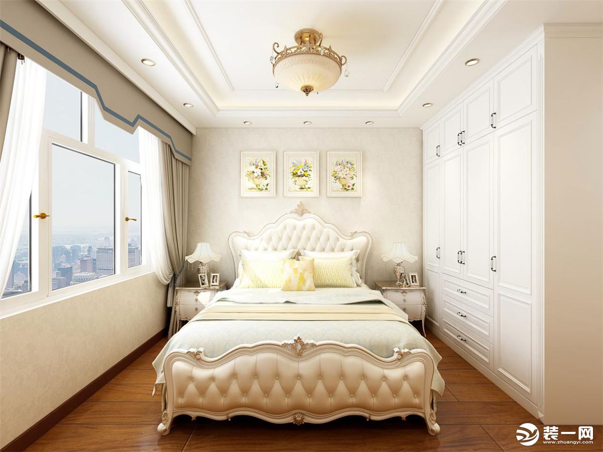 白色到顶的衣柜，浅黄色的背景，乳白色的欧式大床，卧室的设计注重营造出欧化、优雅、舒适、浪漫的居所。