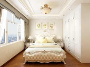 白色到顶的衣柜，浅黄色的背景，乳白色的欧式大床，卧室的设计注重营造出欧化、优雅、舒适、浪漫的居所。