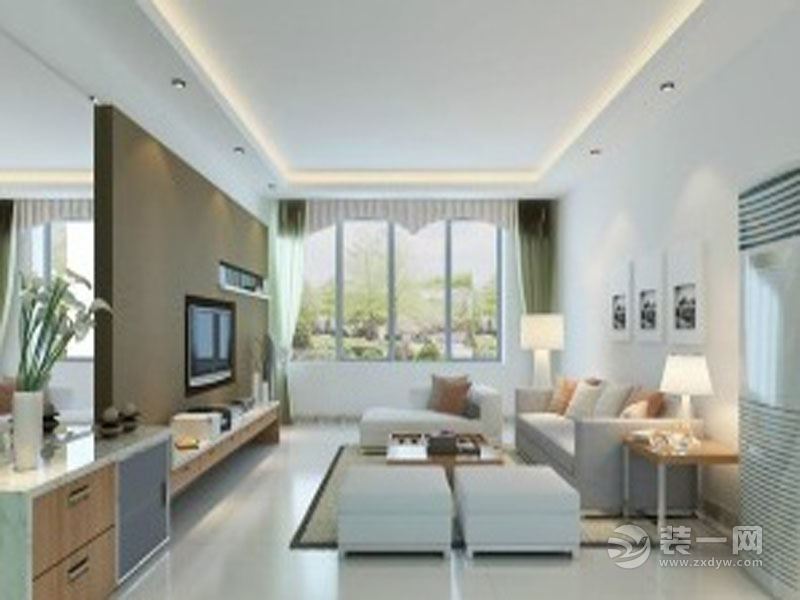 客厅简约而时尚，浅灰色的沙发与地砖搭配的非常协调。