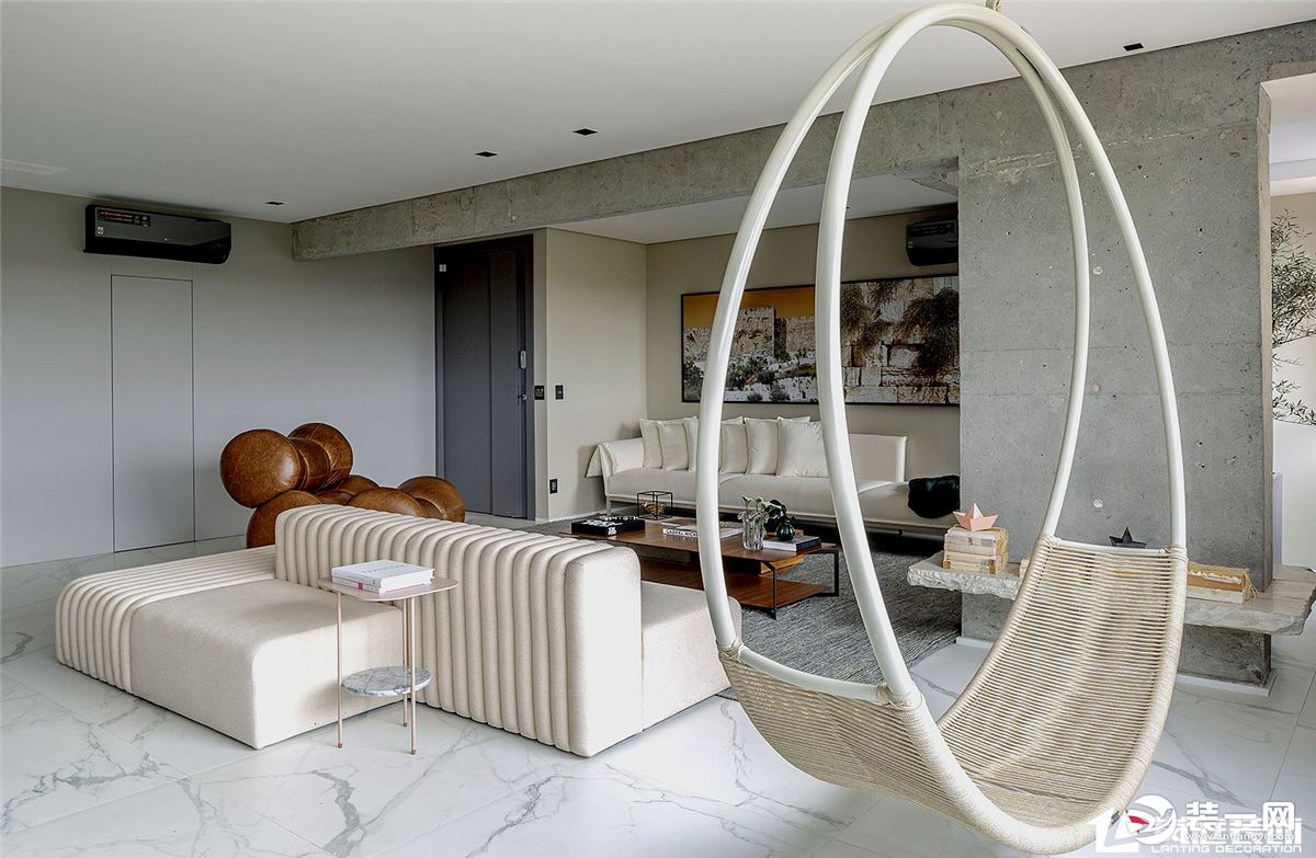 硬装比较简洁现代搭配自然风格家具打造出简约而温馨舒适的家居空间