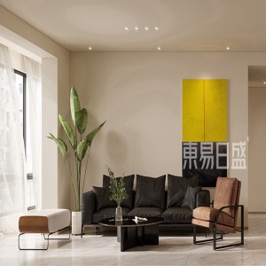 整個客廳空間呈現原木色溫馨的氛圍感，黑色的沙發與客廳形成鮮明的裝色，極大的提升了空間的層次感