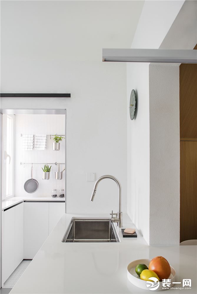 当代未来城105平方现代风格三居室厨房装修效果图