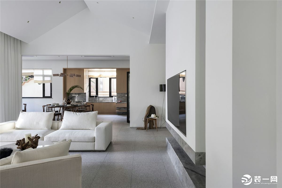 星海龙御湾117平方现代简约客厅风格案例赏析