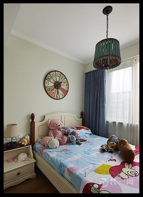财信沙滨城市 二居室 美式风格 66平 卧室装修效果图