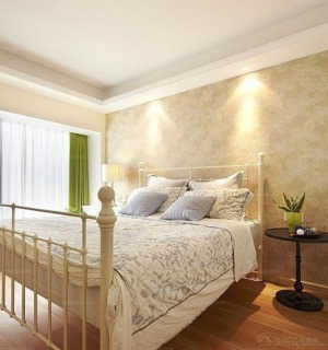 卧室效果图 每个角落都弥散出简单舒适的味道，以乳黄色为主色，给整个卧室带来明亮、温馨的基调，造型独特