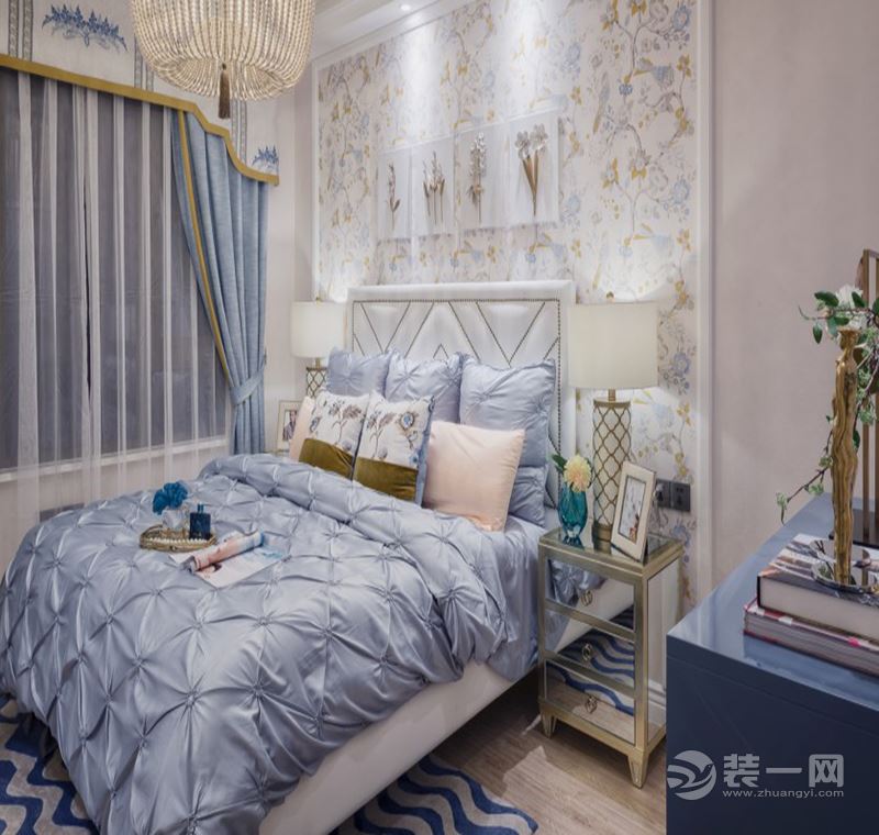 卧室：素雅的饰品装点出品味超凡的时尚感。