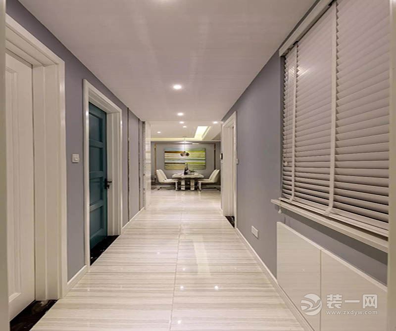 走廊：走廊上的窗户装了个百叶帘，让走廊整体更加简洁的氛围；