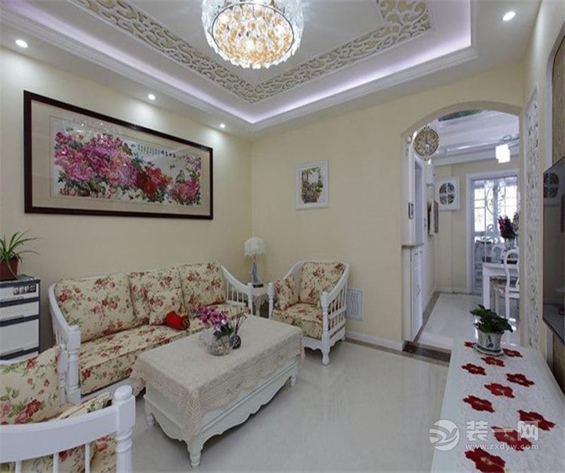 客厅：简单的元素，让整个家看起来舒适又温馨。