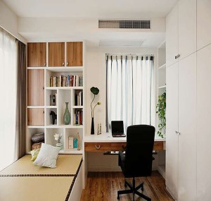 书房：书架和榻榻米的设计让书房成为学习休憩的好地方