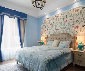 床庆背景的花鸟壁纸是女主人最青睐的地方，溫柔善意，墜人停泊。