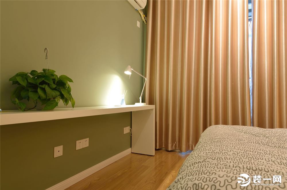  白亮光系列家具，独特的光泽使空间倍感时尚，具有舒适与美观并存的享受。