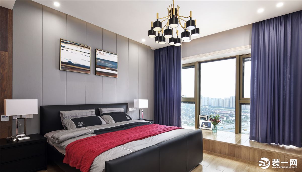卧室灰色到顶布艺硬包形成极具现代简约的线条很好的丰富了床头的墙面【现代风格卧室】