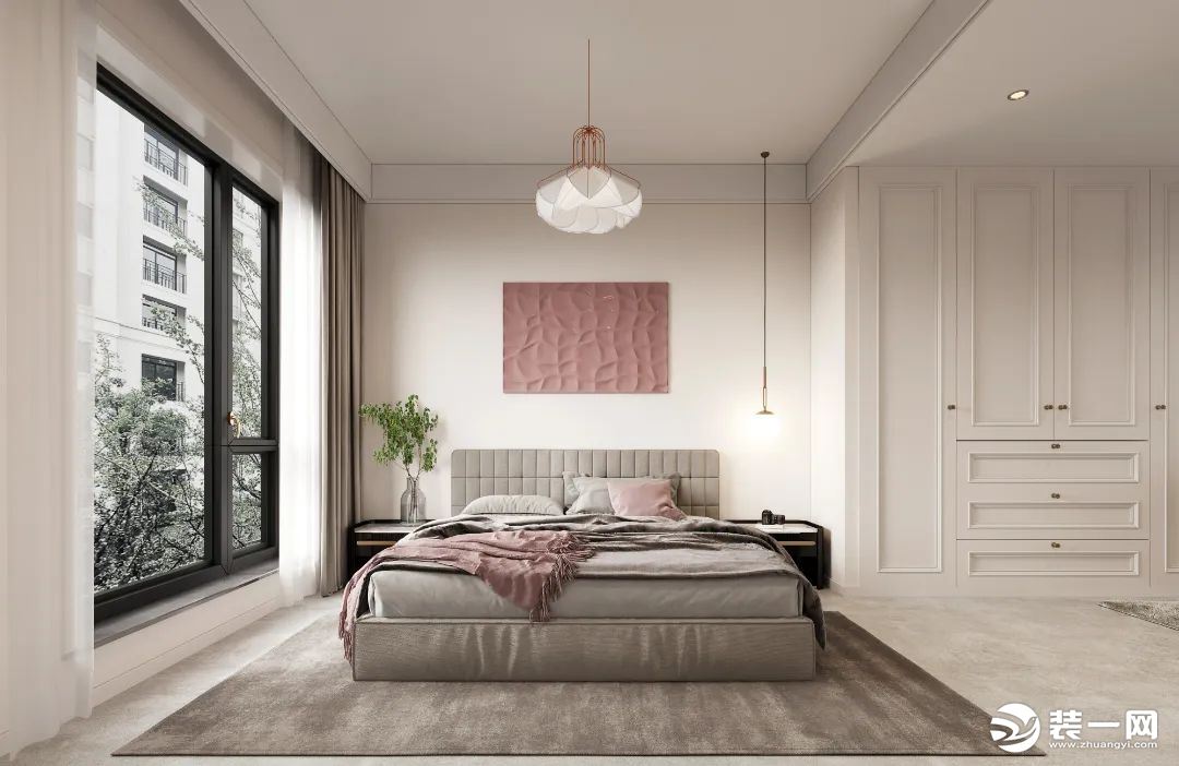 主卧的主体色彩整体采用白色，大面积的墙面和灰白色瓷砖，床头上面悬挂着粉色装饰画，还有床头上的放着的绿