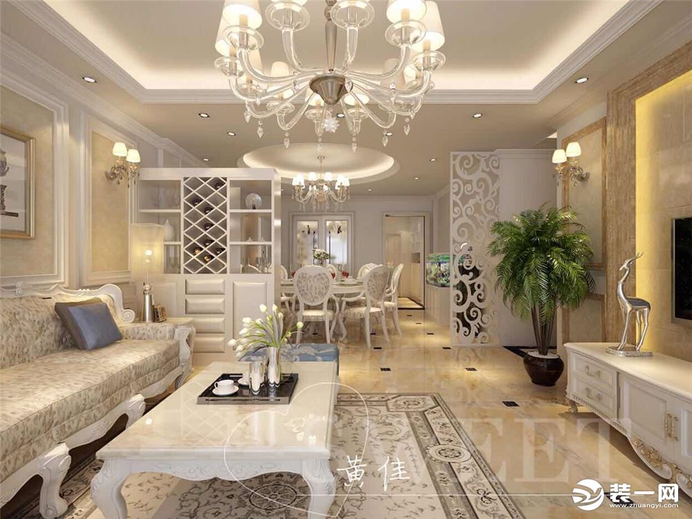 深色的橡木或枫木家具，色彩鲜艳的布艺沙发，都是欧式客厅里的主角。
