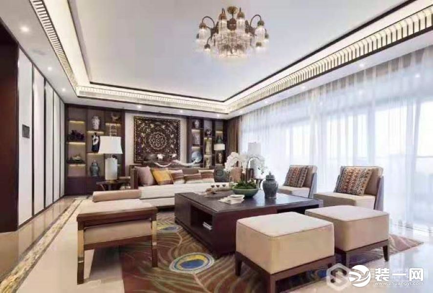 徐州东方润园372.91㎡东南亚装修风格，整个客厅宽敞明亮