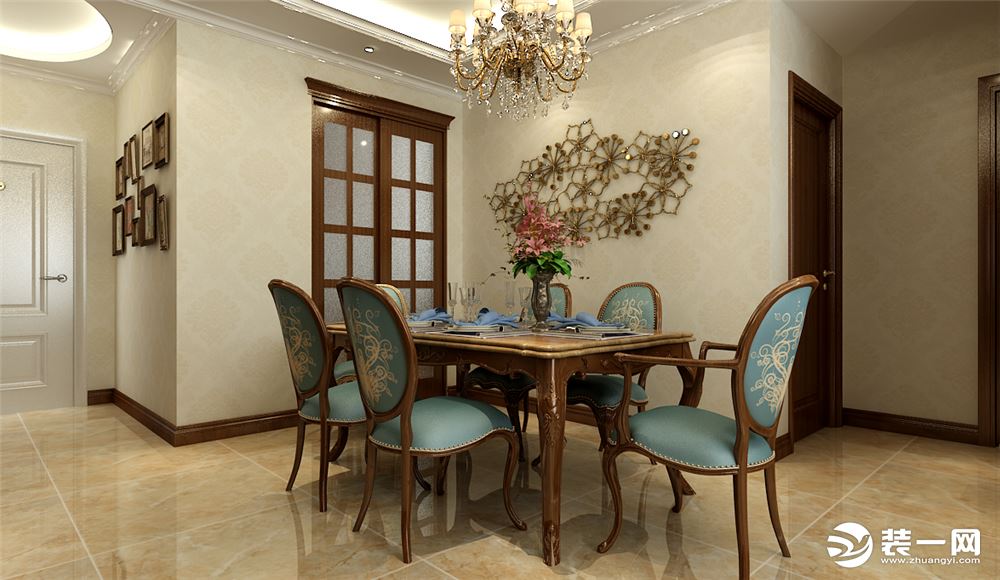 餐厅是棕色的实木餐桌椅，水晶吊灯和鲜花绿植，营造了愉悦的用餐环境。