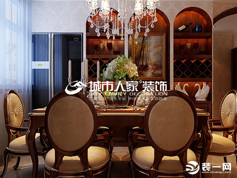 餐厅深色实木方桌极具深沉的气息，搭配现代椅子，令人舒适。