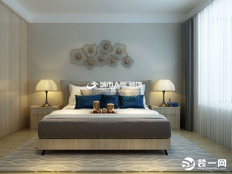 卧室铺设木地板，不多的家居陈设，和谐简单的色彩，营造出温馨浪漫的氛围。