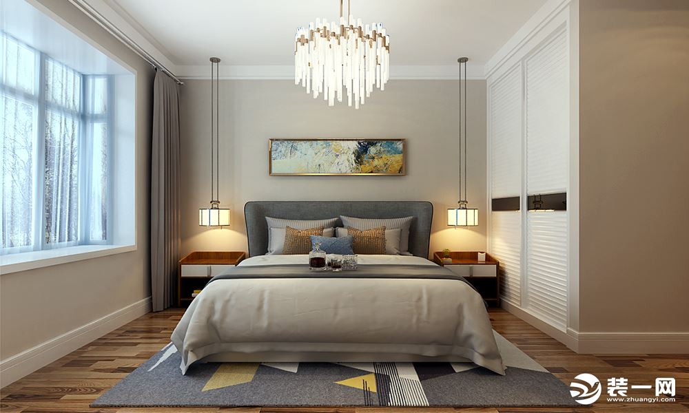 卧室以暖色为主色调，搭配枕头和蓝色的挂画、地毯，给人以温暖舒适的感觉。
