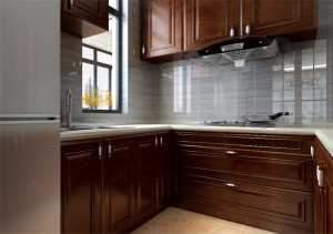 廚房簡潔大方，高柜又是方便儲物和嵌入電器的選擇