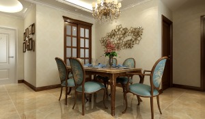 餐厅是棕色的实木餐桌椅，水晶吊灯和鲜花绿植，营造了愉悦的用餐环境。