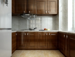 廚房u型設計，夸大了廚房的利用空間，大理石墻磚，視覺上擴大了空間既視感。