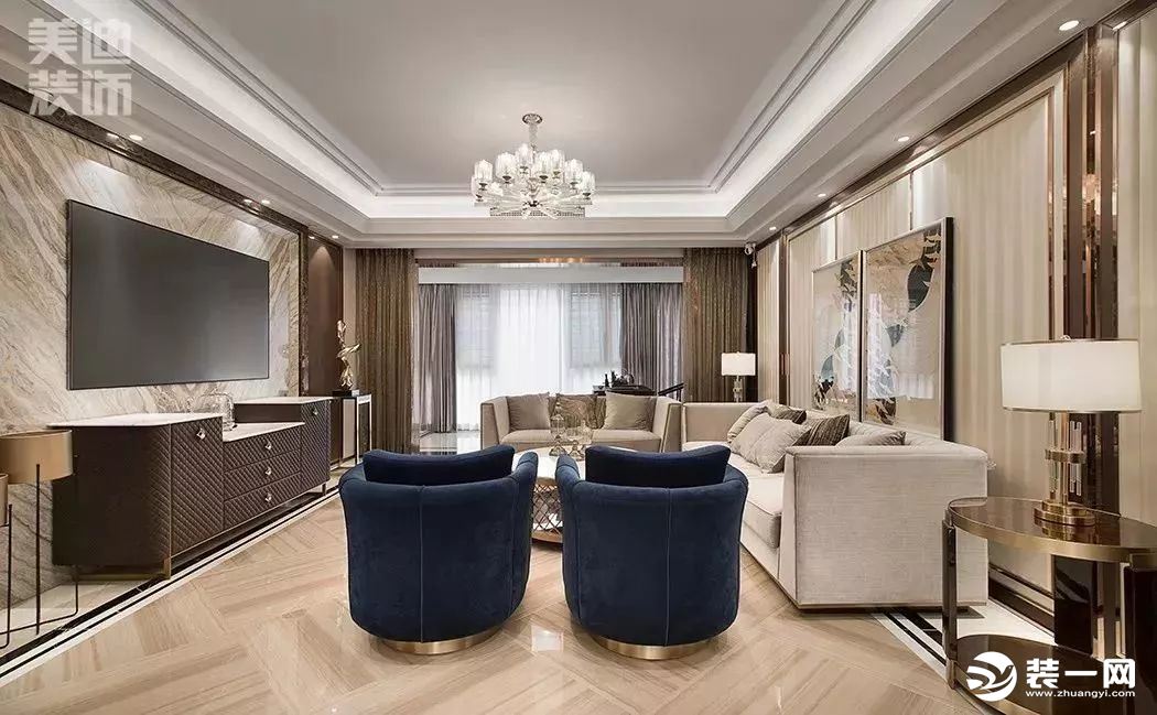 ▲客厅区域  灰色布艺沙发，大理石背景墙，简约而不失强调，自然木质色调使客厅充满休闲的的氛围，设计手