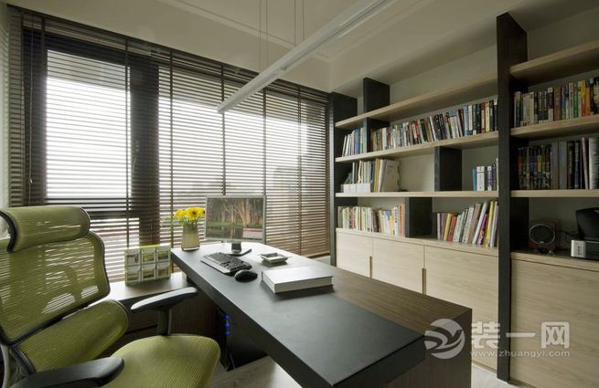 武汉三和剑桥城125平三居室现代简约风格装修书房效果图