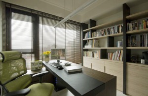 武汉三和剑桥城125平三居室现代简约风格装修书房效果图