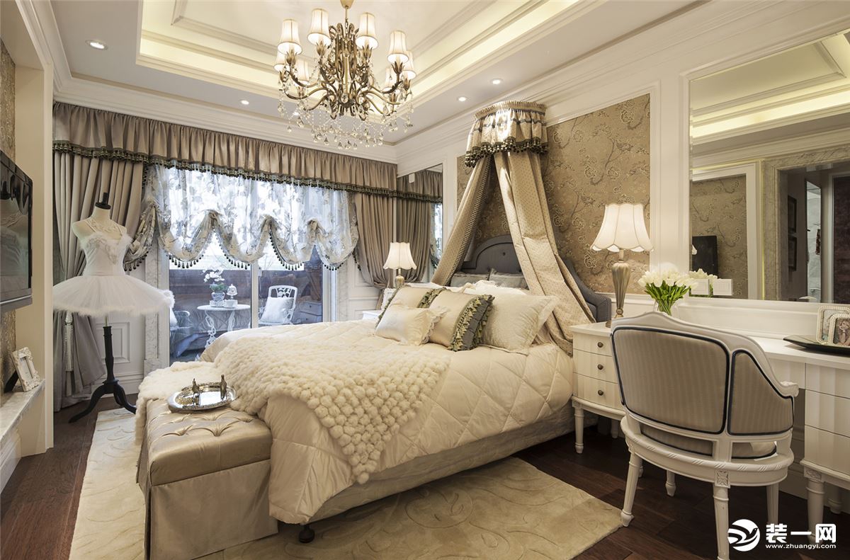 重庆远景装饰  橡树澜湾400平方法式风格卧室装修效果图
