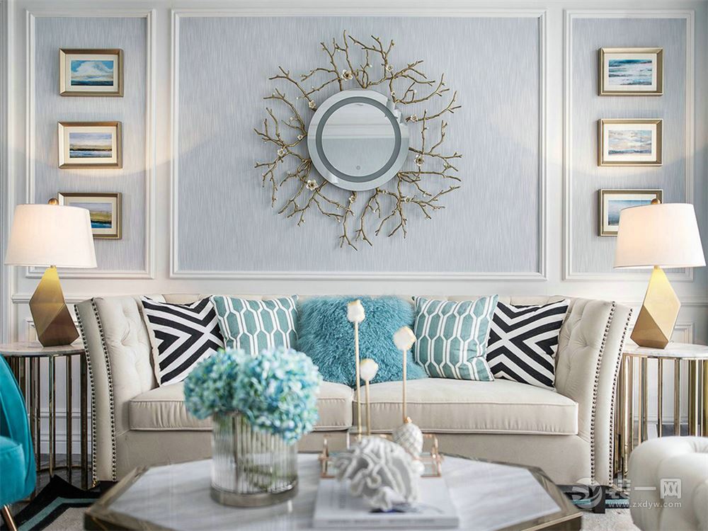 客厅淡雅的色调，配上品质不凡的家具，让住宅变得浪漫、优雅、舒适、自在。
