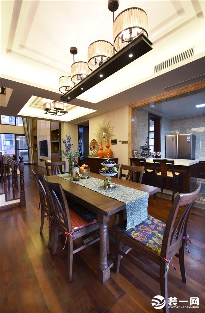 珠海凤凰山一号四居室130平中式风格餐桌