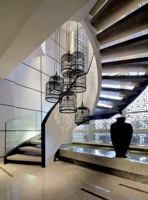 珠海蔚蓝堡261平复式新中式楼梯装修效果图