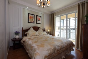卧室效果说明：卧室整体搭配，围绕美式，和谐统一，营造舒适的氛围。