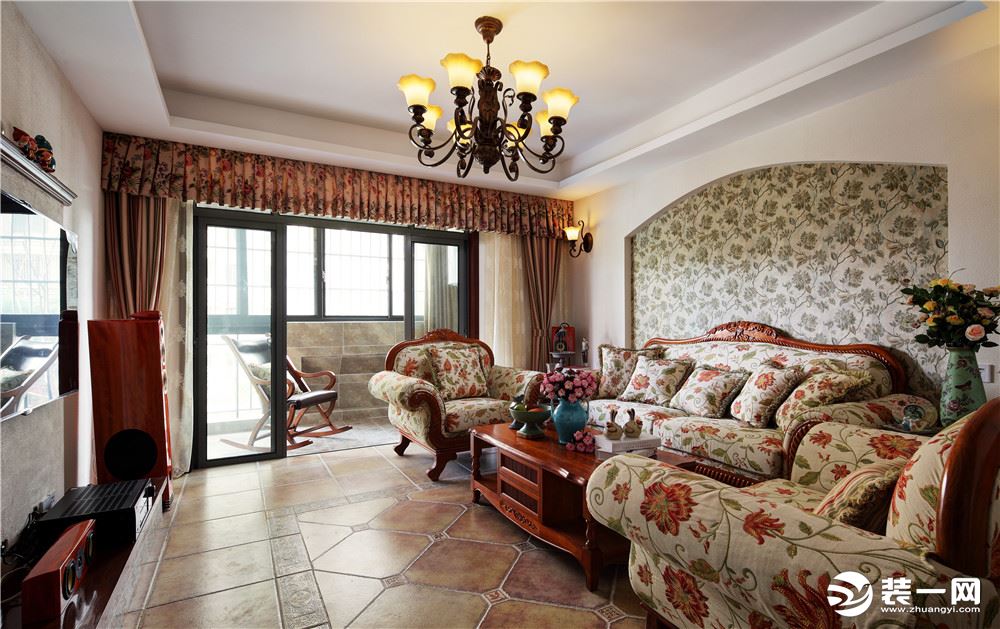 【曲江诸子阶小区】140平房子地中海风格装修，沙发背景墙