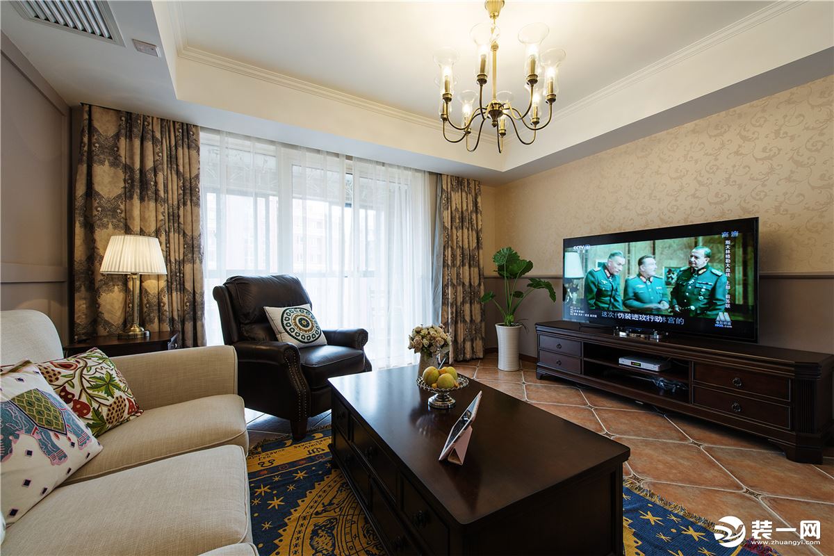 西安曲江风景线西安的小区160平四居室房子简美风格完工照，客厅美式家具