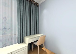 卧室以淡蓝色色系为主，满墙乳胶漆上墙