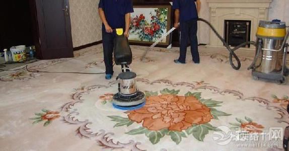 如何清除地毯的异味