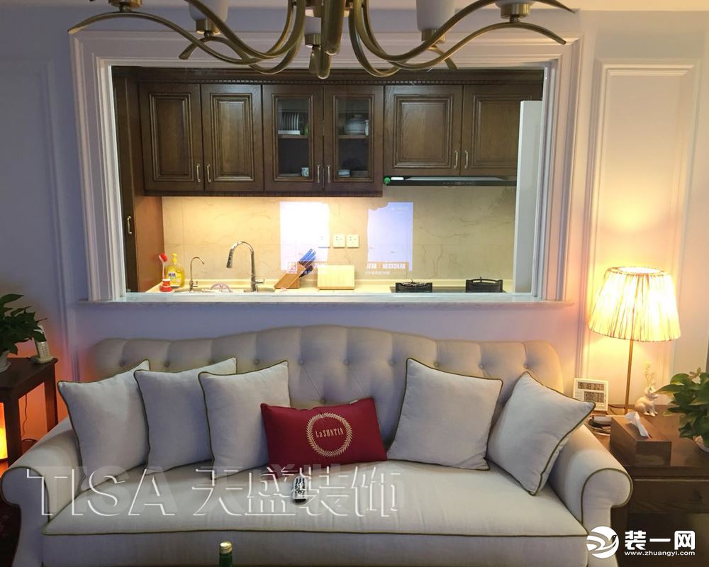 北京天盛装饰润枫领尚80平简欧风格造价7.5万--沙发背景墙实景