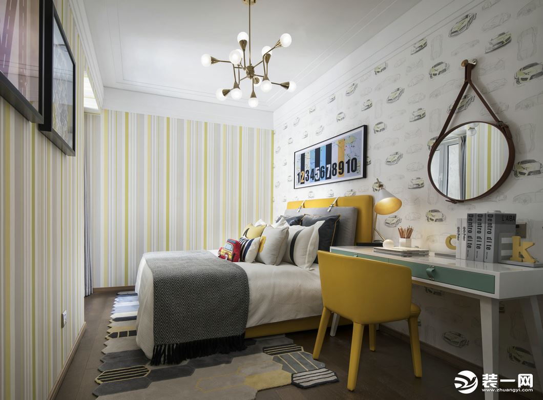儿童房以黄白色调，条纹搭配，单人床的摆放，黄色的明亮，点缀空间。