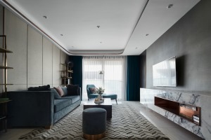 整体以现代简约风格的装修设计，在空间内加入灰色调的简约基础，布置上蓝与白的装饰，呈现出一种安静优雅的
