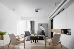 客厅白/灰/原木三色的搭配，白色与灰色的沉静，让空间的都静止了，加入原木的点缀增添了温暖的氛围，沙发