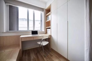中海国际社区95㎡现代简约三居书房大白墙、收纳柜、置物架简洁实用省空间——家合装饰