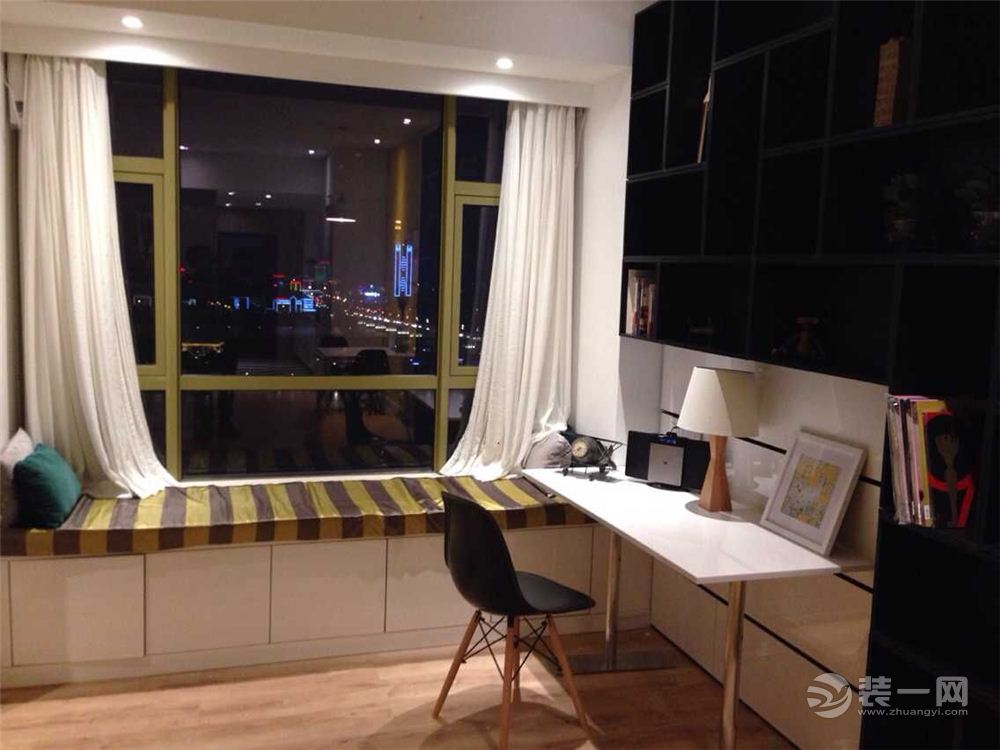40平 一居室 造价8万 现代风格飘窗-自动窗帘，超强收纳的飘窗柜