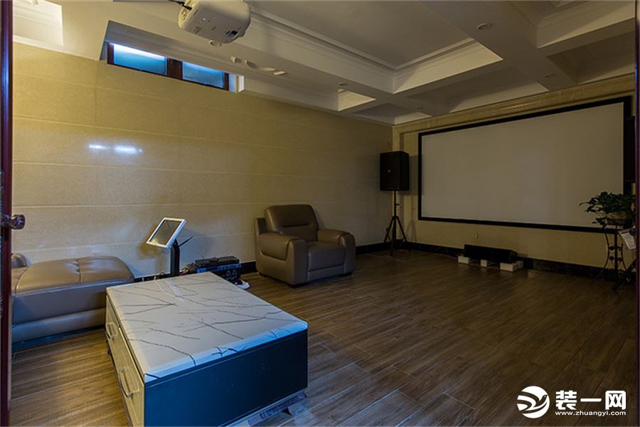 东原嘉悦湾 200m²  四室   美式风格影视厅装修效果图