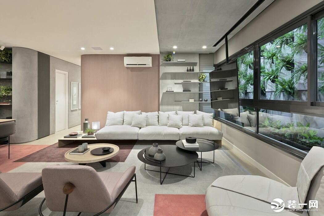 室内设计中使用的泥土色与最新的现代设计相结合，但仍然是永恒的，家具为整体策略带来了一种和谐的风格。