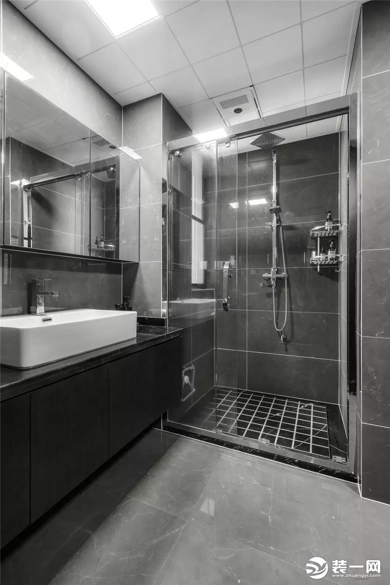 中央公园130平 四居室 现代风格 浴室装修效果图